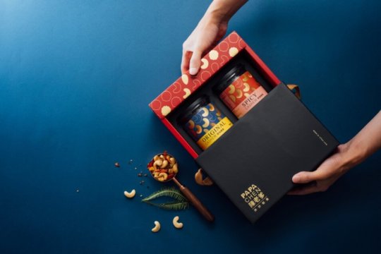 Food photography 13 圖片1 身處在網路行銷發達的年代,除了動人的文案,誘人的美食照已經是網路行銷不可或缺的一部分,開店第一個最首要的服務,莫過於美食攝影,以及餐廳美食攝影相關精彩的照片、影片等視覺元素,才能留住顧客目光抓住商機,工仔頭不只是幫你拍攝,食物攝影讓照片變得有深度、有意涵、有新的詮釋,創造新的價值,食物環境都需要好的包裝形象來捉住大眾的目光,而食物攝影可以襯托出食物的價值,就如同千里馬遇伯樂一般,如果您正尋找那位賦予商品靈魂的攝影師,歡迎參閱美食攝影作品。