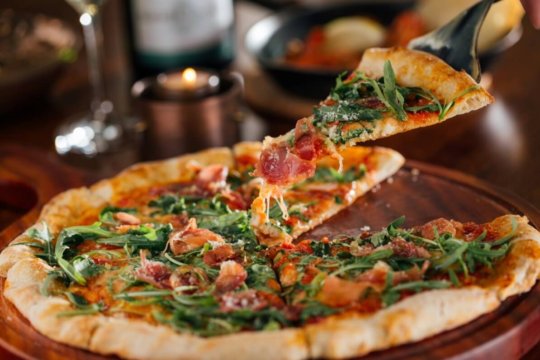 Food photography 2 圖片13 身處在網路行銷發達的年代,除了動人的文案,誘人的美食照已經是網路行銷不可或缺的一部分,開店第一個最首要的服務,莫過於美食攝影,以及餐廳美食攝影相關精彩的照片、影片等視覺元素,才能留住顧客目光抓住商機,工仔頭不只是幫你拍攝,食物攝影讓照片變得有深度、有意涵、有新的詮釋,創造新的價值,食物環境都需要好的包裝形象來捉住大眾的目光,而食物攝影可以襯托出食物的價值,就如同千里馬遇伯樂一般,如果您正尋找那位賦予商品靈魂的攝影師,歡迎參閱美食攝影作品。