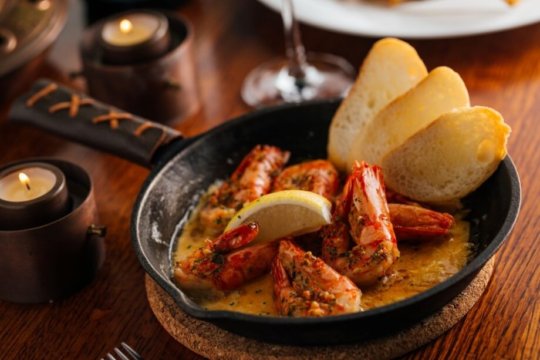 Food photography 20 圖片15 身處在網路行銷發達的年代,除了動人的文案,誘人的美食照已經是網路行銷不可或缺的一部分,開店第一個最首要的服務,莫過於美食攝影,以及餐廳美食攝影相關精彩的照片、影片等視覺元素,才能留住顧客目光抓住商機,工仔頭不只是幫你拍攝,食物攝影讓照片變得有深度、有意涵、有新的詮釋,創造新的價值,食物環境都需要好的包裝形象來捉住大眾的目光,而食物攝影可以襯托出食物的價值,就如同千里馬遇伯樂一般,如果您正尋找那位賦予商品靈魂的攝影師,歡迎參閱美食攝影作品。