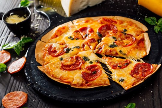 Food photography 21 圖片19 身處在網路行銷發達的年代,除了動人的文案,誘人的美食照已經是網路行銷不可或缺的一部分,開店第一個最首要的服務,莫過於美食攝影,以及餐廳美食攝影相關精彩的照片、影片等視覺元素,才能留住顧客目光抓住商機,工仔頭不只是幫你拍攝,食物攝影讓照片變得有深度、有意涵、有新的詮釋,創造新的價值,食物環境都需要好的包裝形象來捉住大眾的目光,而食物攝影可以襯托出食物的價值,就如同千里馬遇伯樂一般,如果您正尋找那位賦予商品靈魂的攝影師,歡迎參閱美食攝影作品。