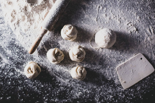 Food photography 15 圖片7 身處在網路行銷發達的年代,除了動人的文案,誘人的美食照已經是網路行銷不可或缺的一部分,開店第一個最首要的服務,莫過於美食攝影,以及餐廳美食攝影相關精彩的照片、影片等視覺元素,才能留住顧客目光抓住商機,工仔頭不只是幫你拍攝,食物攝影讓照片變得有深度、有意涵、有新的詮釋,創造新的價值,食物環境都需要好的包裝形象來捉住大眾的目光,而食物攝影可以襯托出食物的價值,就如同千里馬遇伯樂一般,如果您正尋找那位賦予商品靈魂的攝影師,歡迎參閱美食攝影作品。