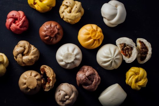 Food photography 3 圖片8 身處在網路行銷發達的年代,除了動人的文案,誘人的美食照已經是網路行銷不可或缺的一部分,開店第一個最首要的服務,莫過於美食攝影,以及餐廳美食攝影相關精彩的照片、影片等視覺元素,才能留住顧客目光抓住商機,工仔頭不只是幫你拍攝,食物攝影讓照片變得有深度、有意涵、有新的詮釋,創造新的價值,食物環境都需要好的包裝形象來捉住大眾的目光,而食物攝影可以襯托出食物的價值,就如同千里馬遇伯樂一般,如果您正尋找那位賦予商品靈魂的攝影師,歡迎參閱美食攝影作品。